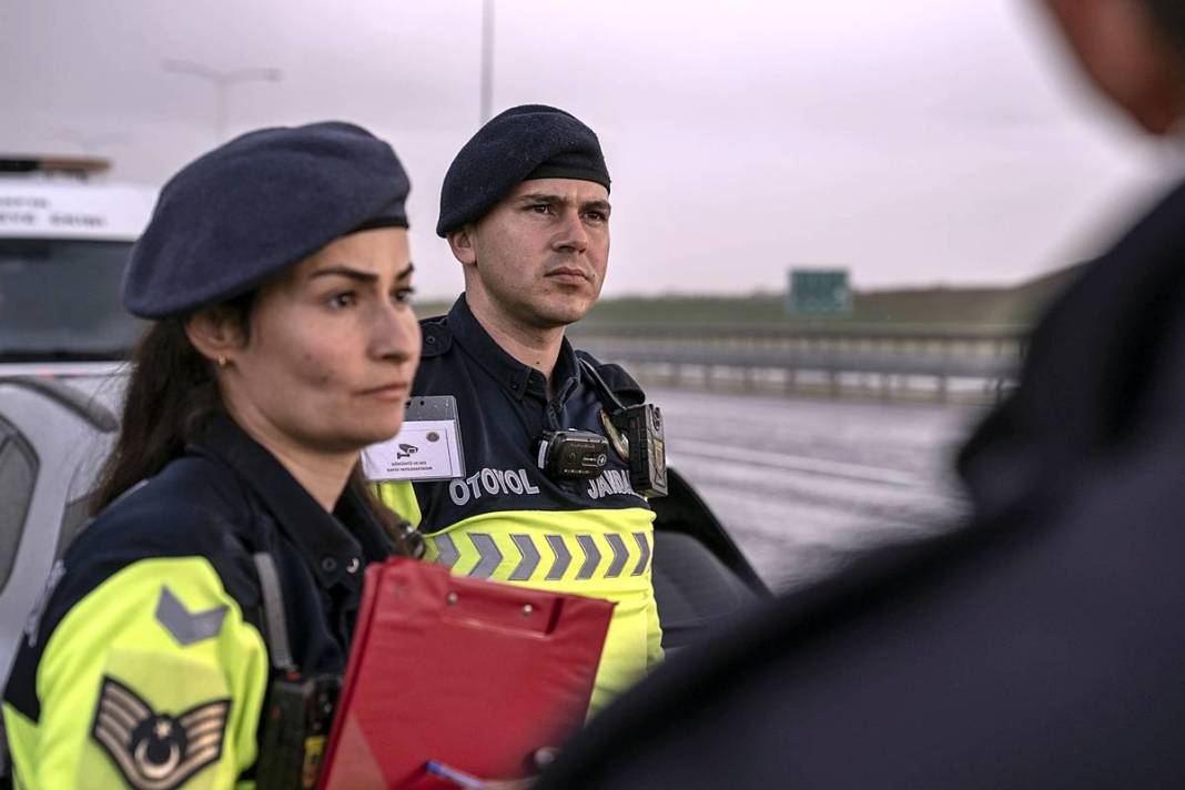 Modern radar sistemleri otoyollarda uçanı kaçanı anında tespit ediyor! 4 kademeli lazerlerle sürekli tarama yapılıyor 39